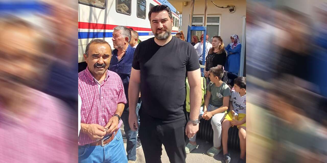 Özaydın’dan tren yolunu kapatan vatandaşlara destek!