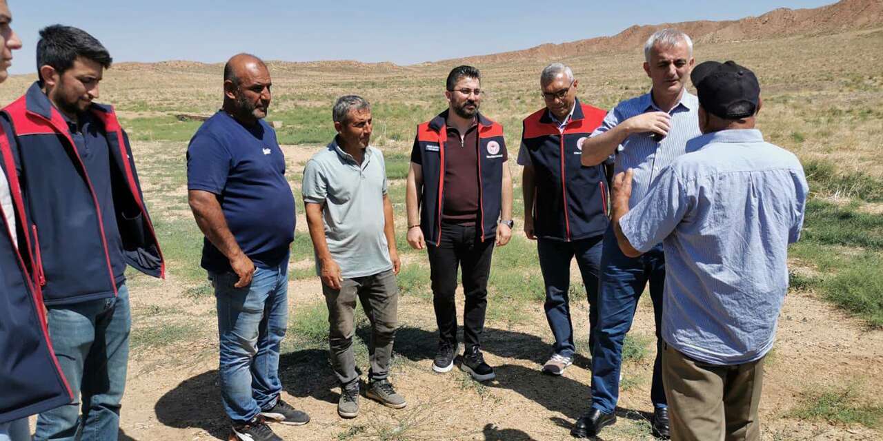 Büyükyağlı Köyü’nde 500 dekarlık merada çalışma başladı!