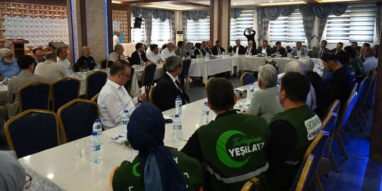 Eğitim projeleri masaya yatırıldı: Gençler için görüşüldü