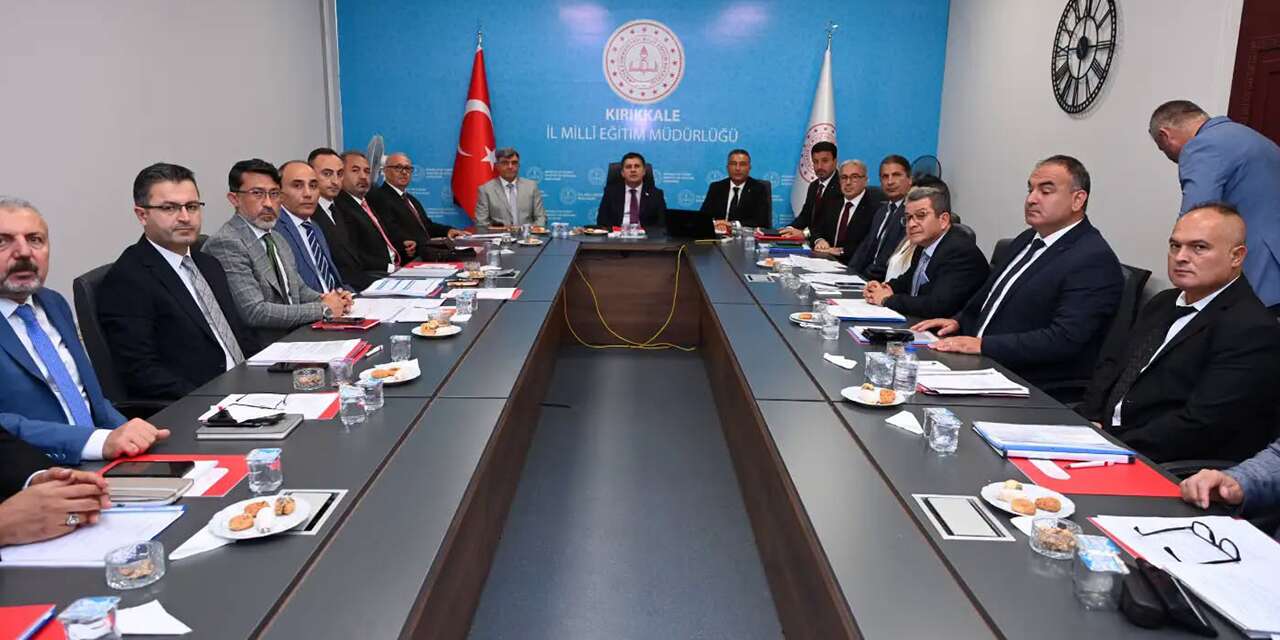 Okullar açılmadan kritik toplantı! Eğitim gündemi masada!