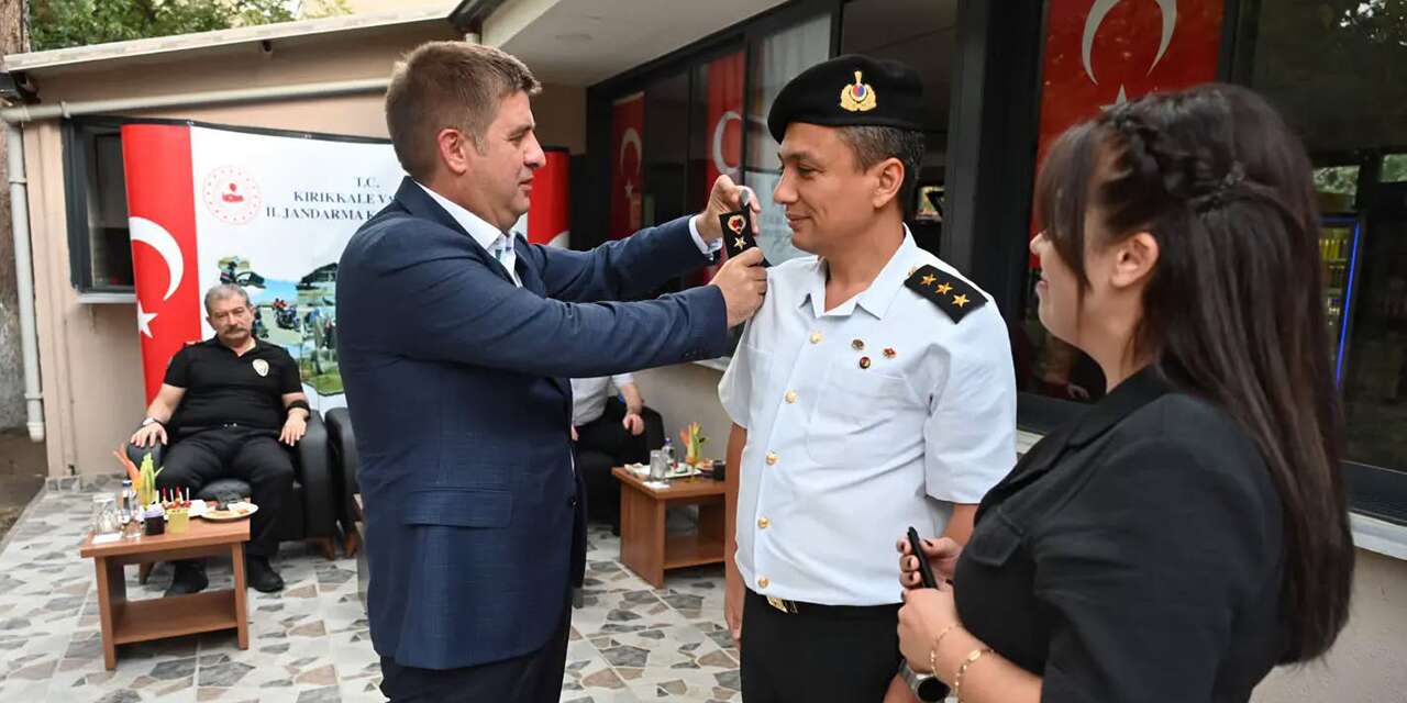 Jandarmanın gurur günü: Yeni rütbelerini taktılar