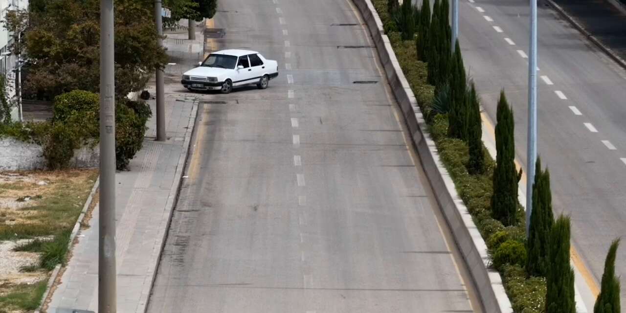 Kaçmak için yolcuyla yer değiştirdi yine kaçamadı!