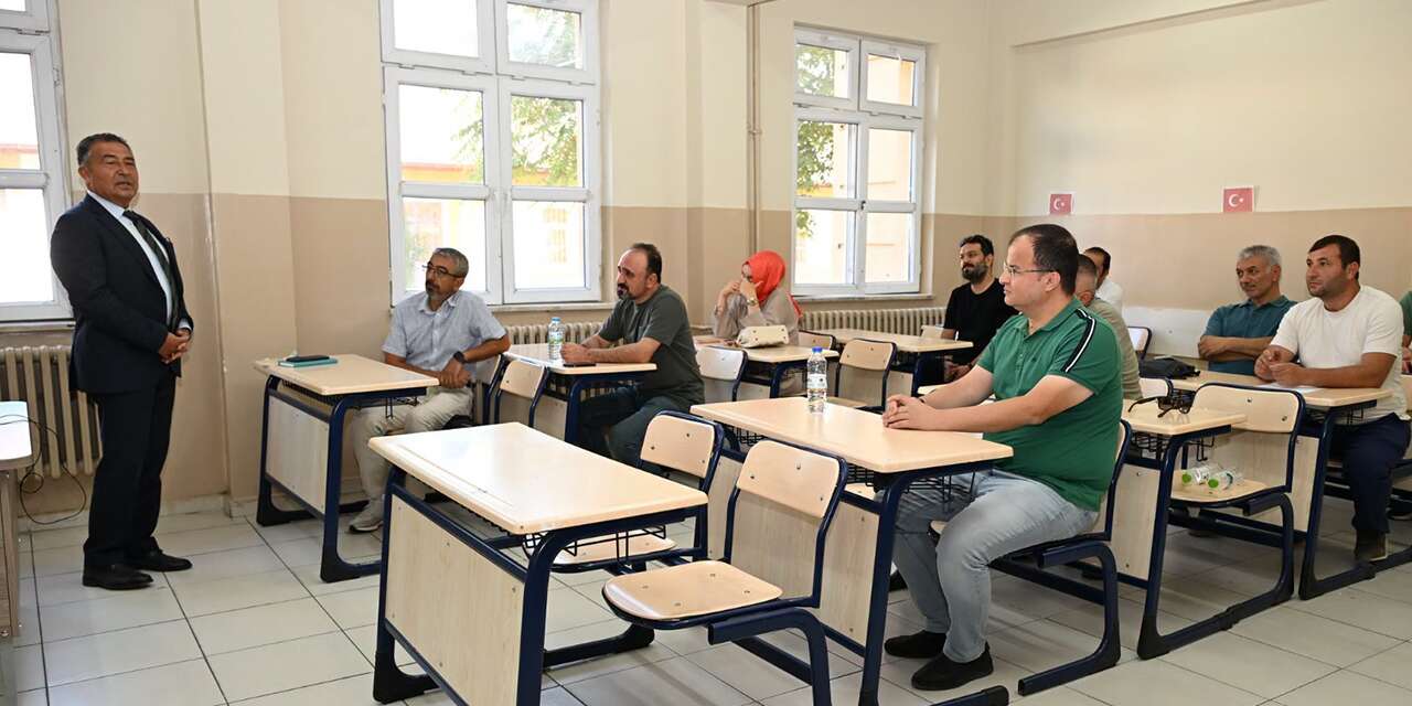 Yönetici adayları için seminer düzenlendi