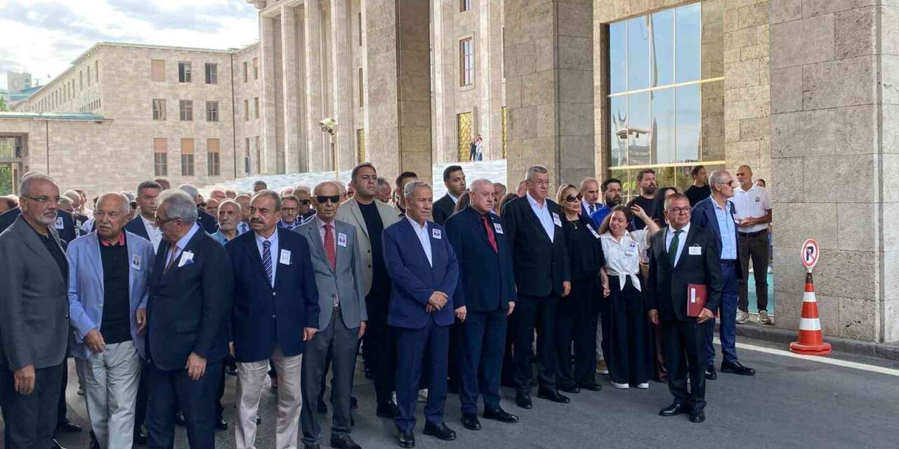 Vefat eden eski milletvekili Sakıcı için TBMM’de tören düzenlendi