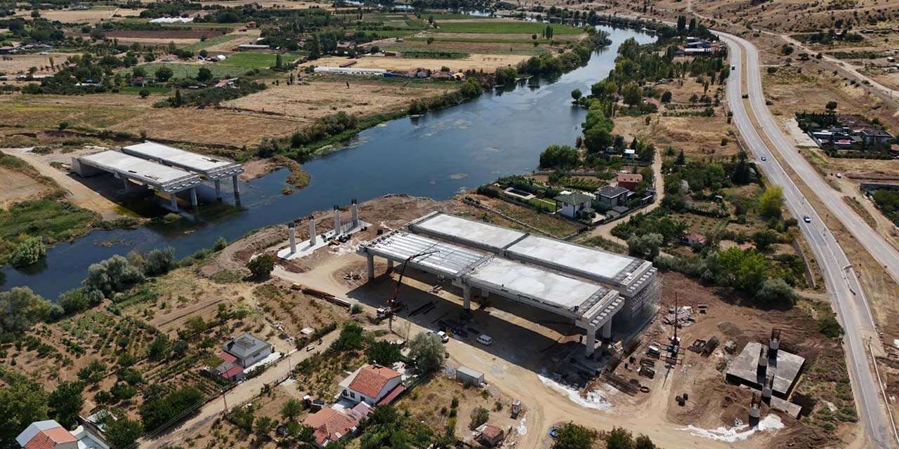 Kırıkkale’de dev projede yeni aşama! Köprü ayakları yerleştirildi