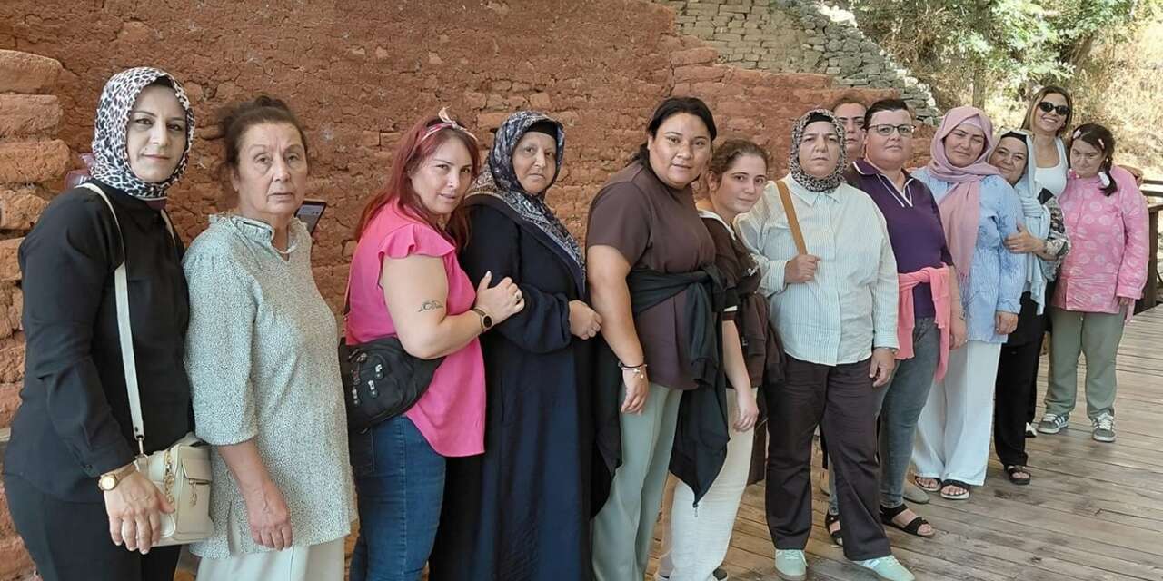 Özel gereksinimli bireylerin gezisinde duygu dolu anlar