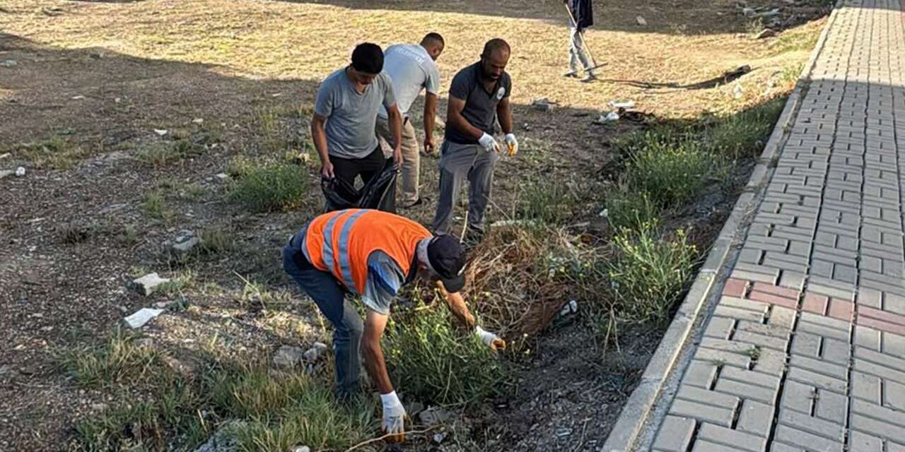 Yahşihan’da sabahın ilk ışıklarıyla başladı! Ekipler ilçeyi baştan sona temizliyor