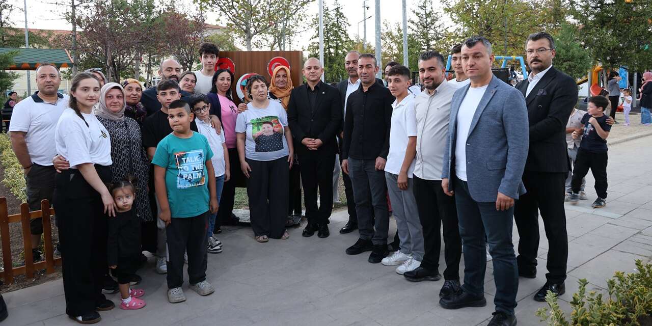 Muhtarlık Parkı ve Şehit Er Ramazan Bekar Parkı hizmete açıldı
