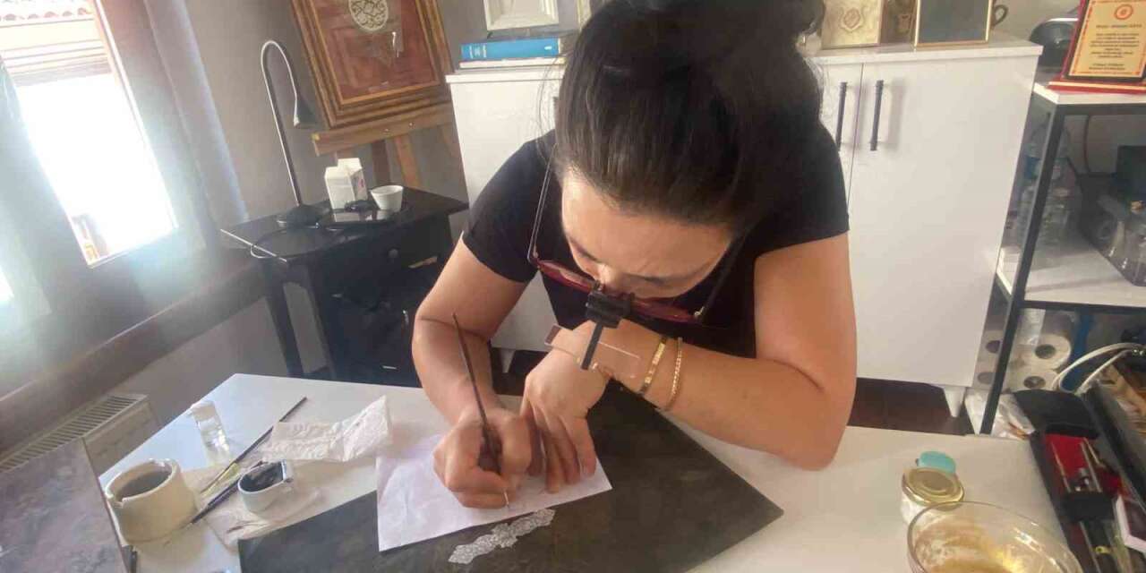 Yüzyıllardır sarayları süsleyen tezhip sanatı, altının incelikli zarafetiyle günümüzde de yaşatılıyor