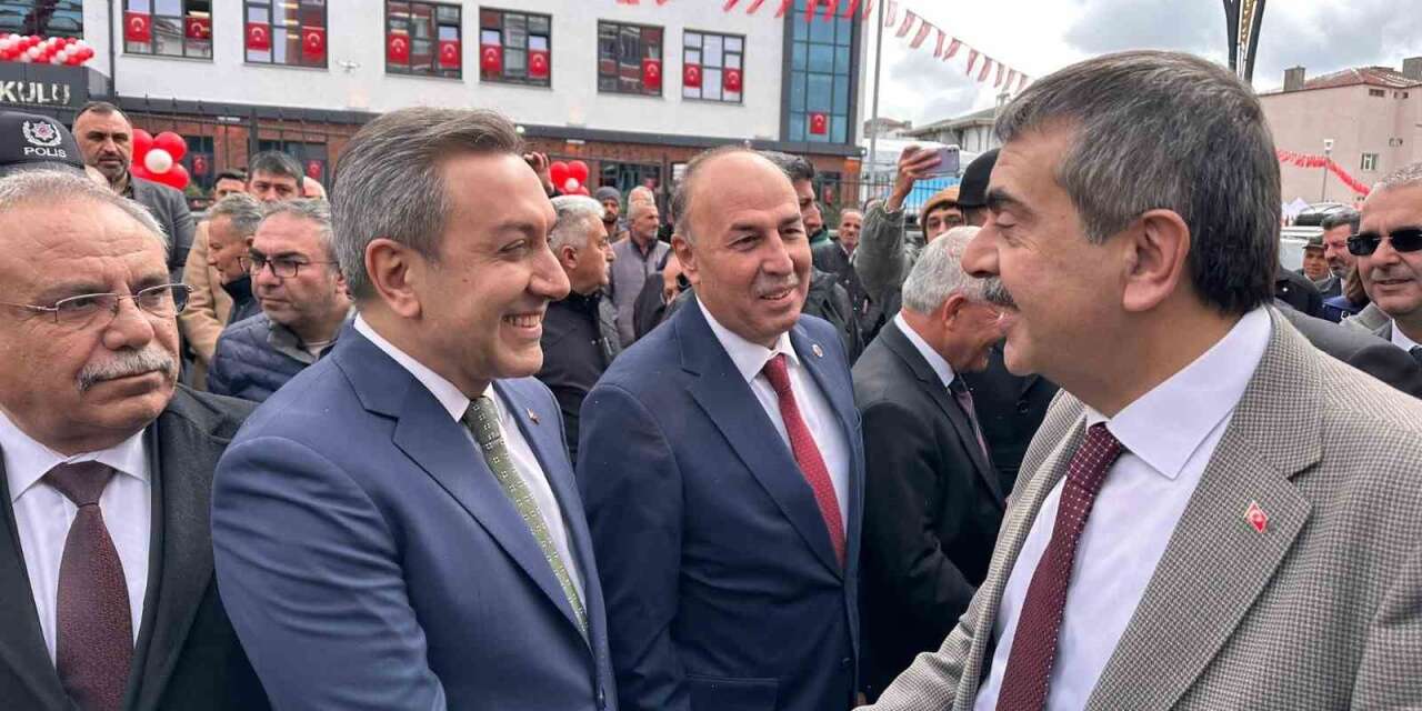 Dere: "Sungurlu’nun geleceğine yapılan yatırım, Türkiye’nin geleceğine yapılan yatırımdır"