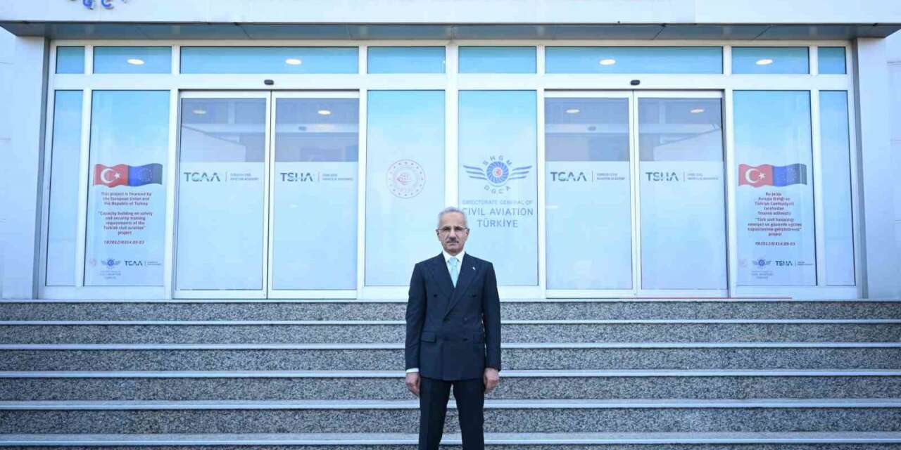 Bakan Uraloğlu: " Hedefimiz sürdürülebilir havacılık yakıtı ile karbondioksit emisyonunu azaltmaktır"
