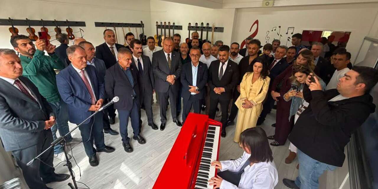 Şehit Aybüke Öğretmenin Gitarı artık bu sınıfta: Kırıkkale’de duygulandıran açılış!