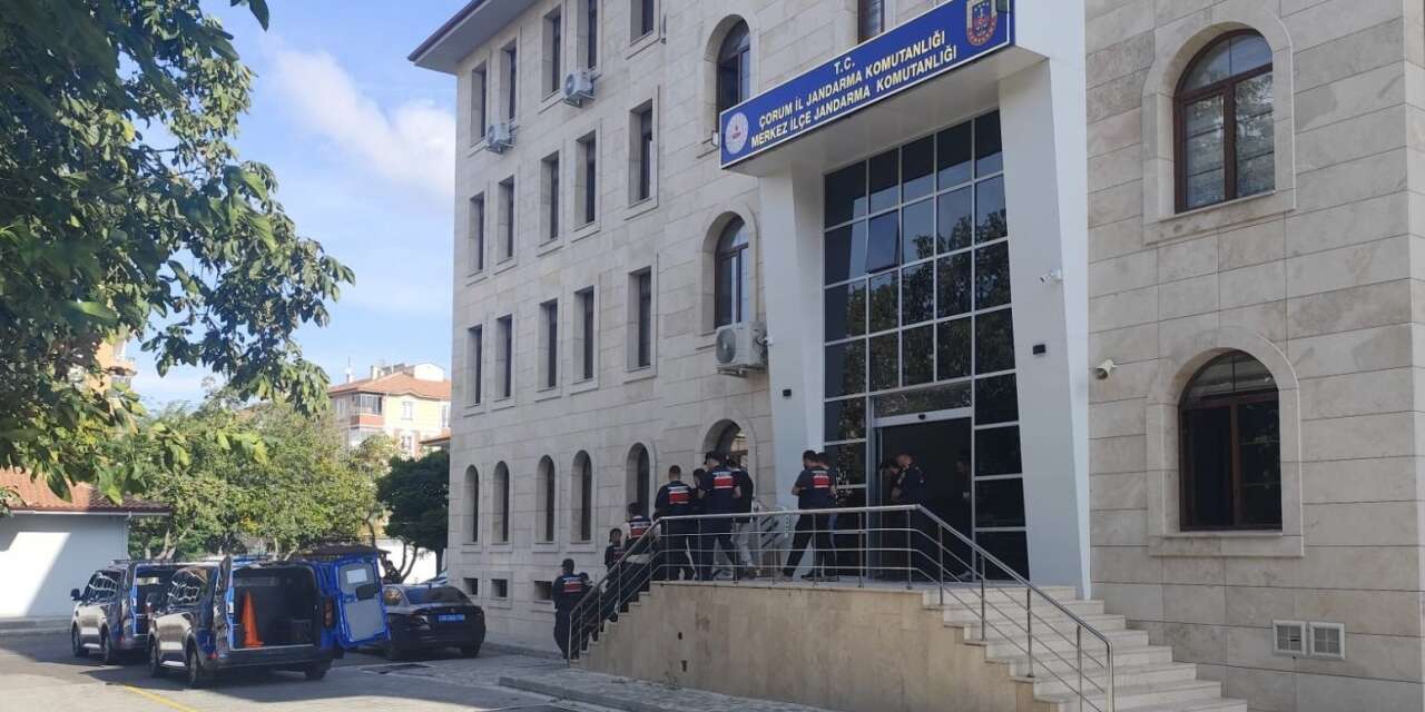 Sosyal medyada bomba yapımı içerikli paylaşımlar yapan şüphelilere operasyon