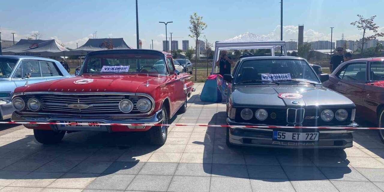 Sincan’da klasik otomobil tutkunları bir araya geldi