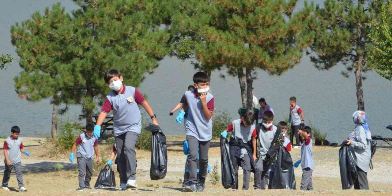 Çorum’da 250 kişi çevre temizliği yaptı