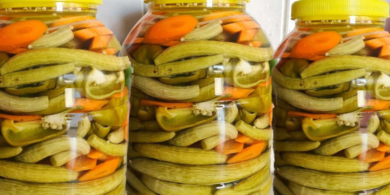 Kavanozlar tezgâha çıktı! Turşuya Limon mu Sirke mi konur? İşte lezzetin sırrı