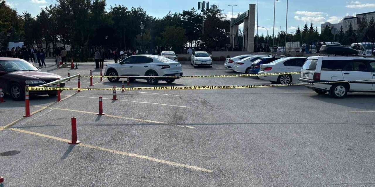 Anayasa Mahkemesi önündeki eylemde kendini vurdu