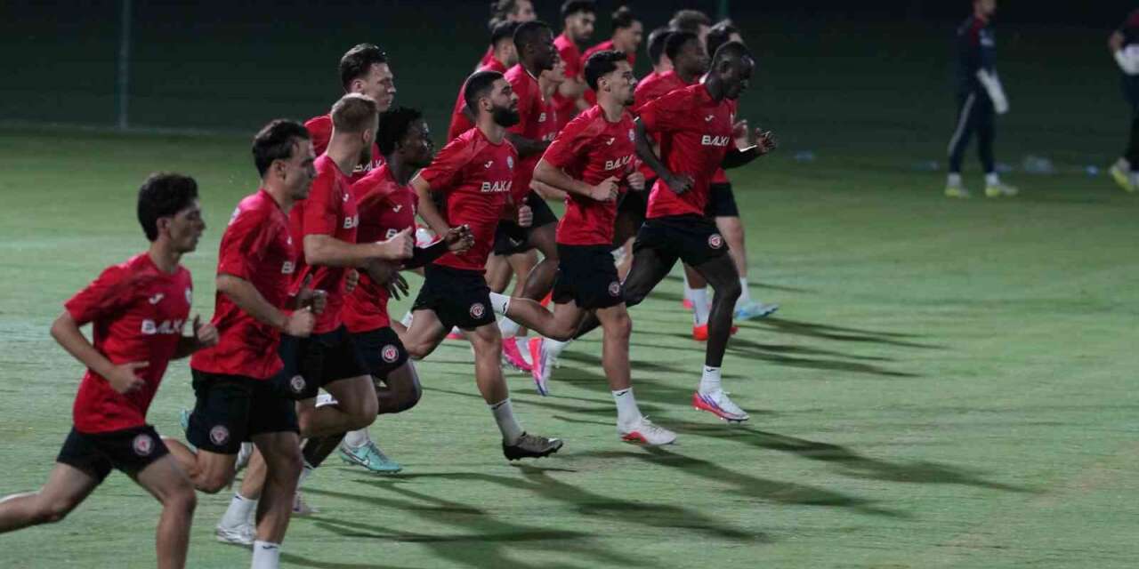 Burak Yılmaz, Çorum FK başında ilk antrenmanına çıktı