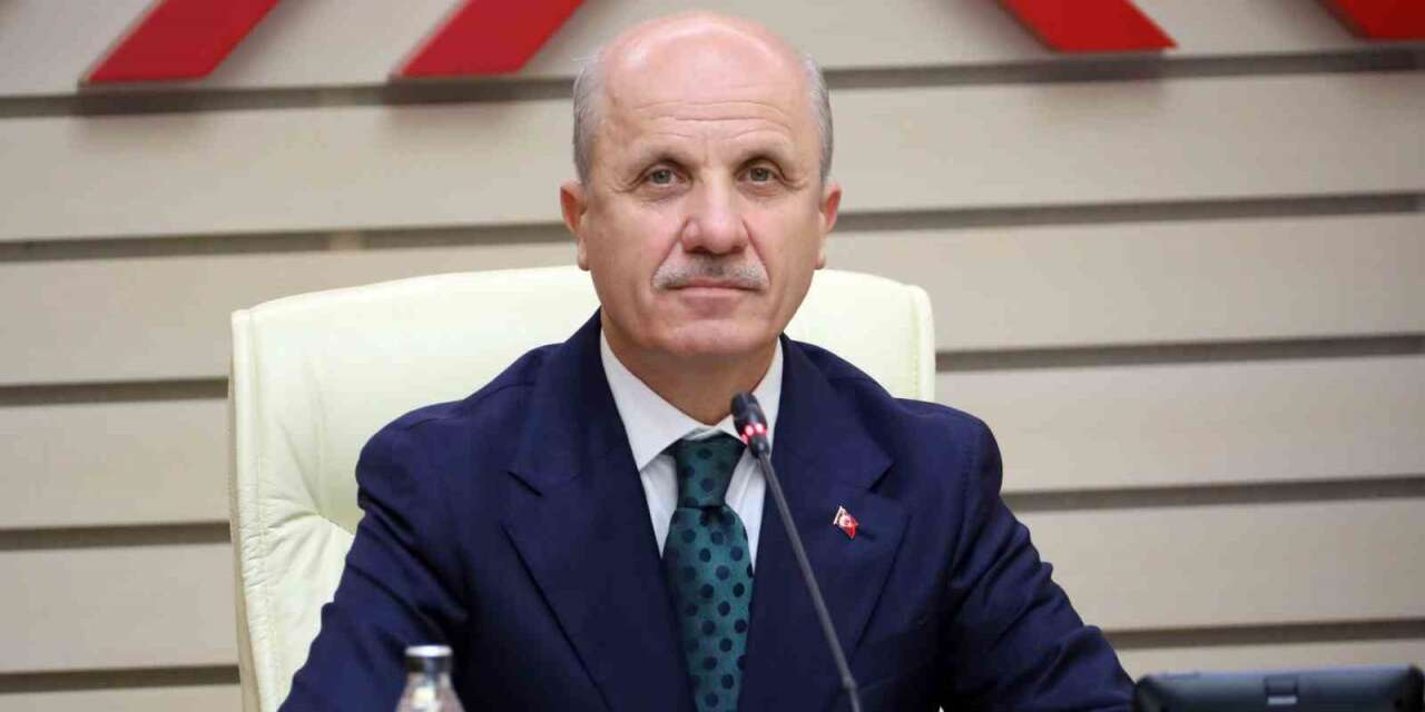 YÖK Başkanı Özvar Gazze İslam Üniversitesinde akademik yıl açılış dersini verdi