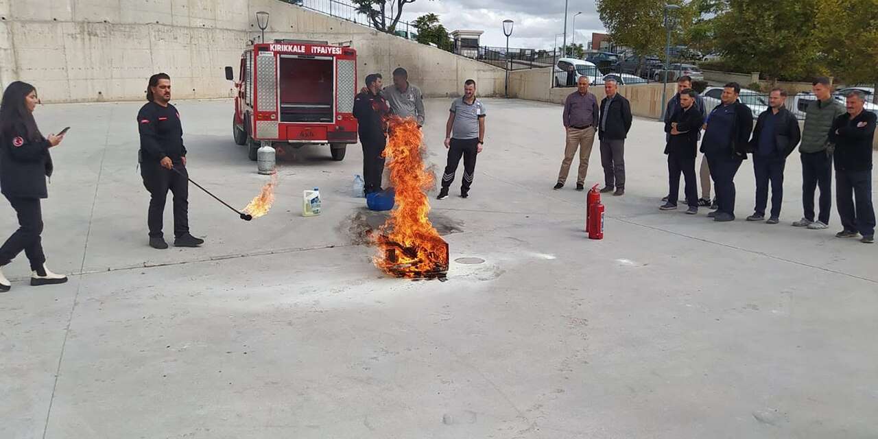 Alarm verildi! Sağlık personeli acil durum için sahaya çıktı
