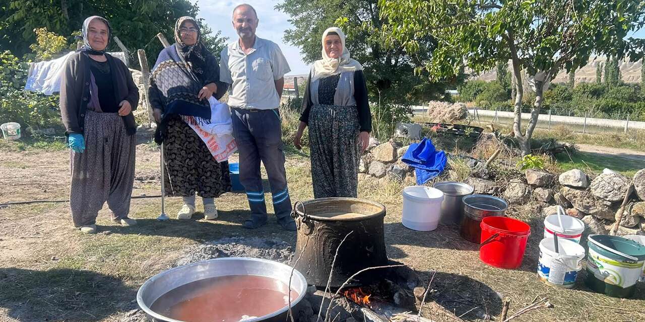 Bağlarda bereket zamanı! Kazanlar kaynamaya başladı