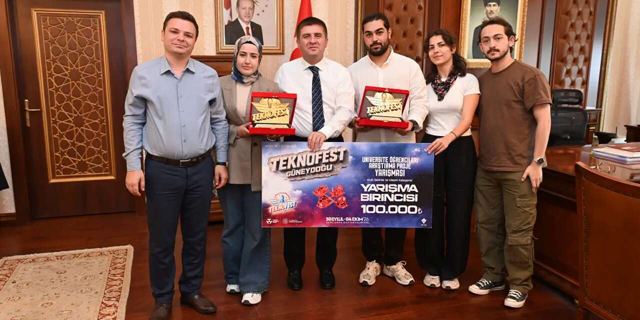 Kırıkkale’nin gururu oldular! Türkiye birincisi gençleri Vali Sarıibrahim ağırladı