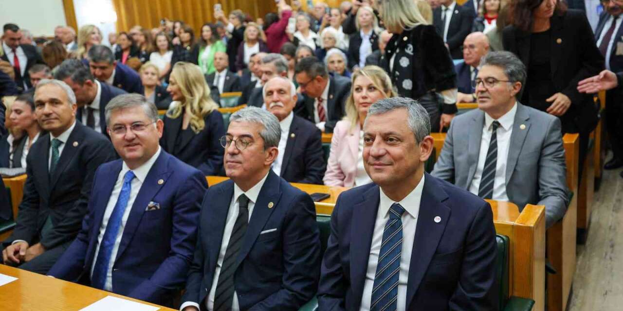 Özgür Özel açıkladı: "YENİ Parti’nin üye sayısı bu sabah 753 bine ulaştı"