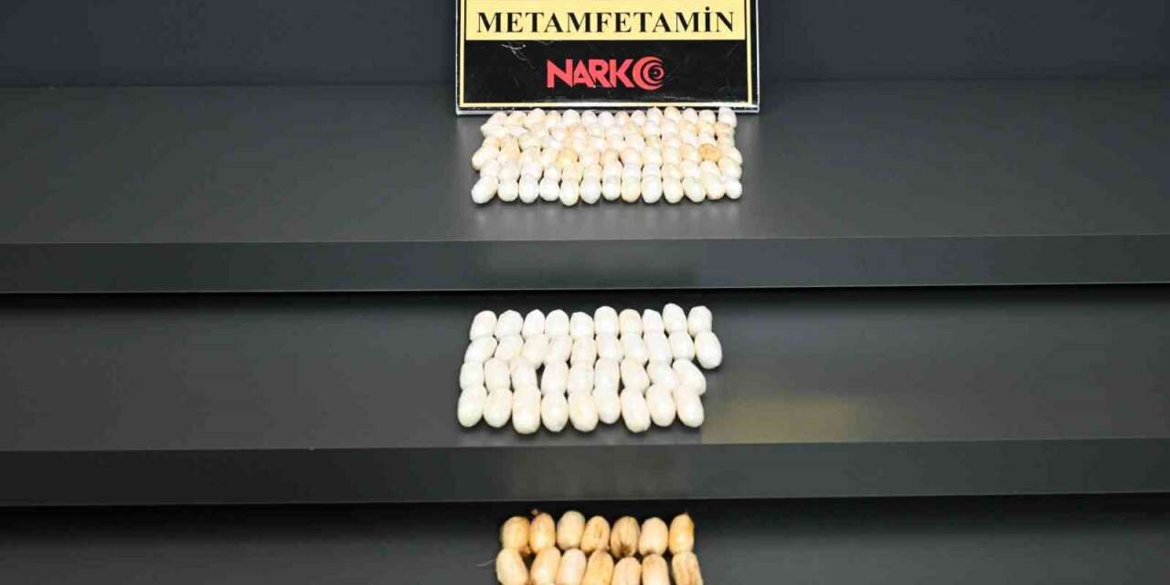 Vücutlarında 1 kilo uyuşturucu taşıyan 3 şüpheli tutuklandı