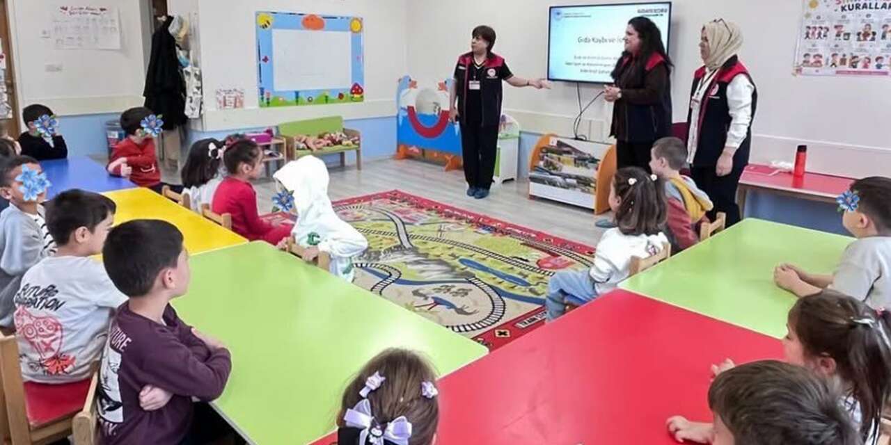 Çocuklara anlatıldı, velilere çağrı yapıldı: Evde siz de destek olun
