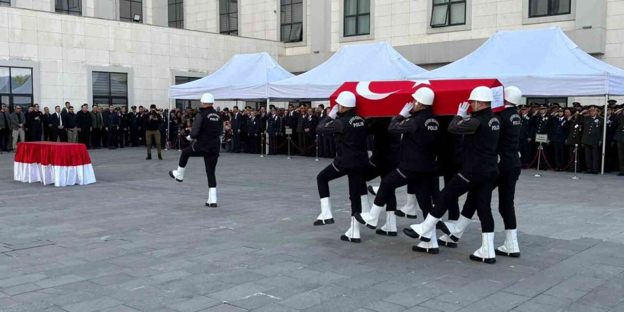 Silahlı saldırıda şehit olan polis için Ankara Emniyet Müdürlüğünde resmi cenaze töreni düzenlendi