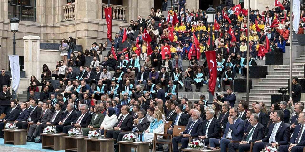 Bakan Tekin: "Okullarımızın kapısında, bahçesinde ve koridorunda gereken her tedbiri almayı sürdüreceğiz"
