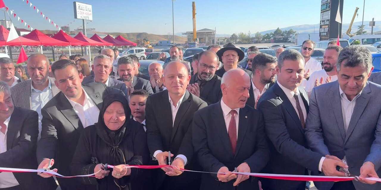 Öz Urfalı Hacı Usta Açıldı! İş ve siyaset dünyası açılışta buluştu