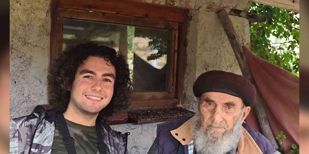 Kızılcahamam’da 60 yıllık gelenek: 93 yaşındaki Hacı Mehmet Özen, yaptığı bastonları ücretsiz hediye ediyor