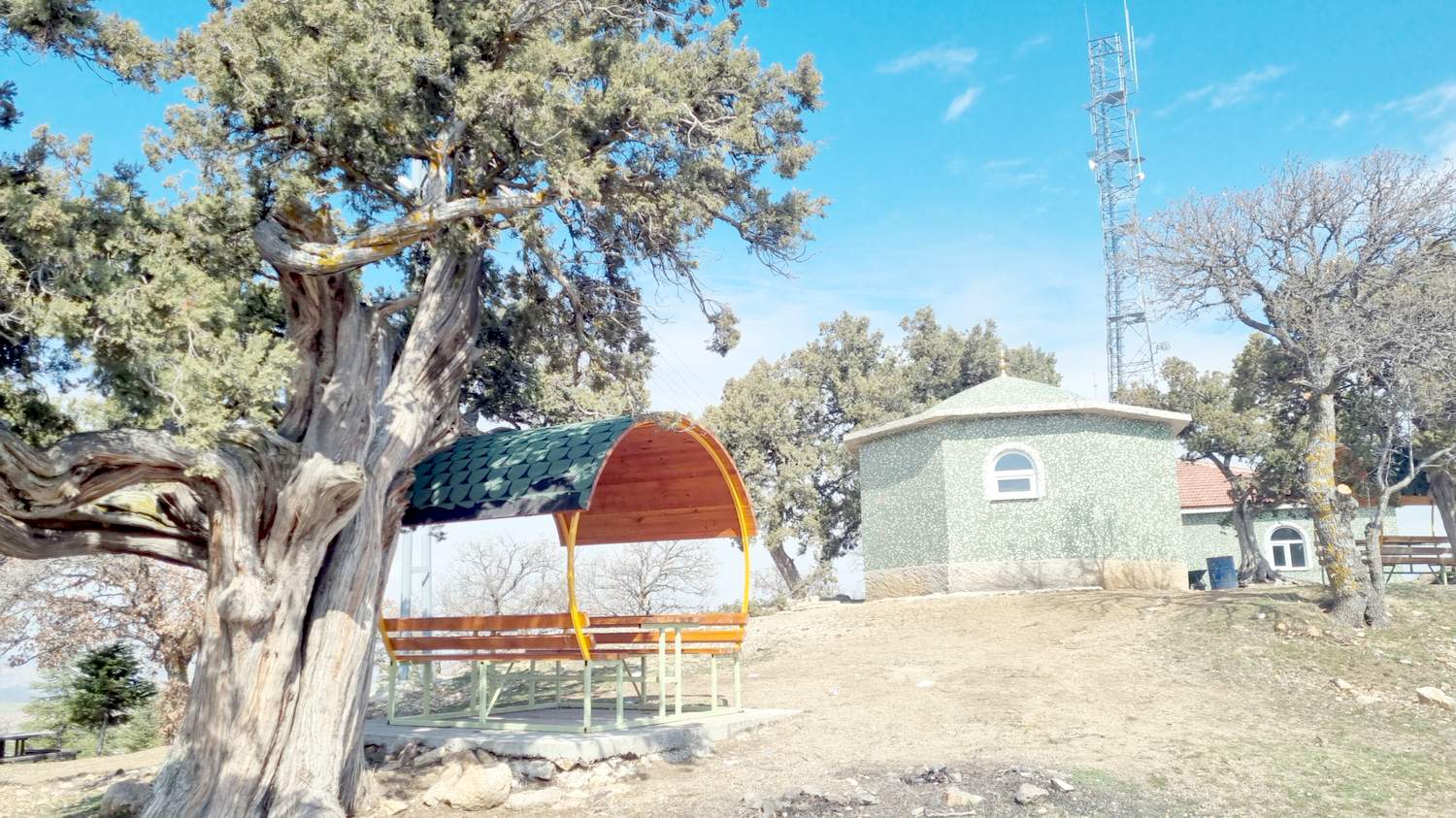 TOPAL DEDE TÜRBESİNE ÇEVRE DÜZENLEMESİ