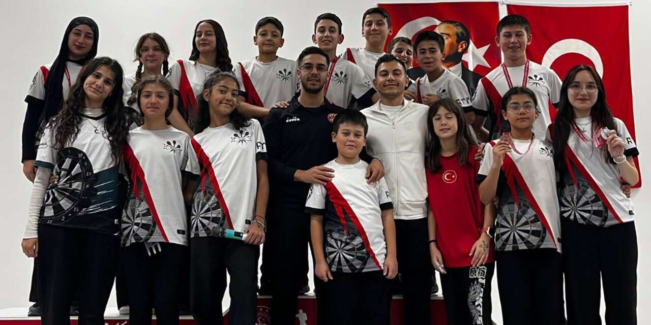 Hedef tahtasında kıyasıya mücadele: Dart müsabakaları sona erdi