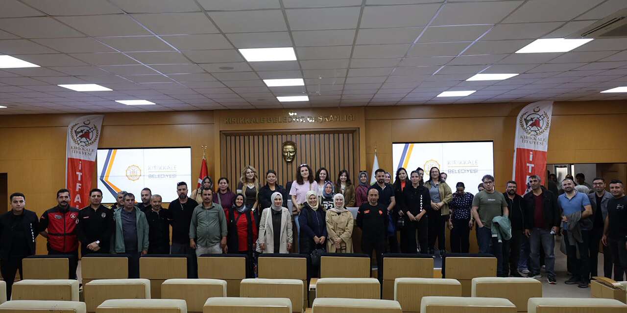 Sağlık çalışanlarına yangın ve elektrikli araçlarda kurtarma eğitimi