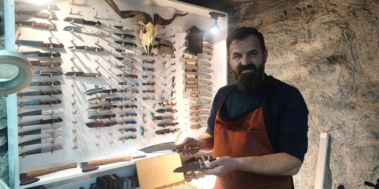 Hayalini odunlukta gerçekleştirdi: Hurda metalleri sanata dönüştürüyor