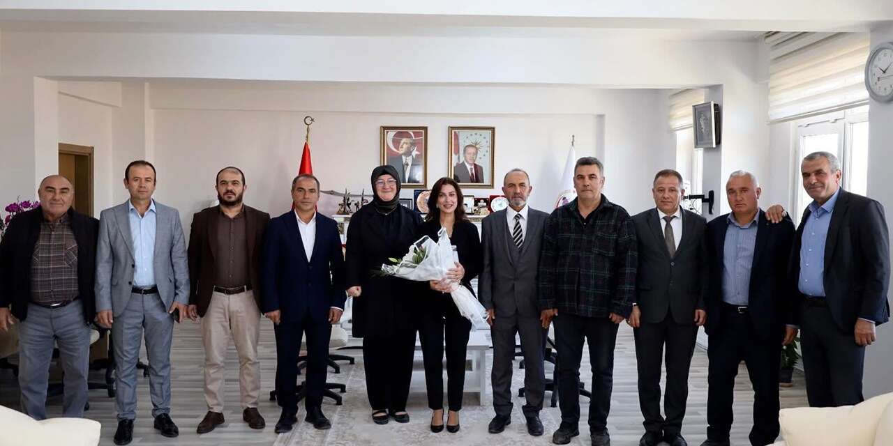 Bahşılı’da muhtarlara özel kabul: Kaymakam Kazanasmaz’dan kutlama