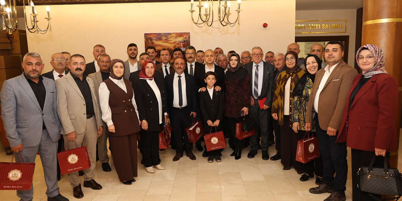 Önal’dan Muhtarlar Günü’nde iş birliği mesajı: “El birliğiyle çalışacağız”