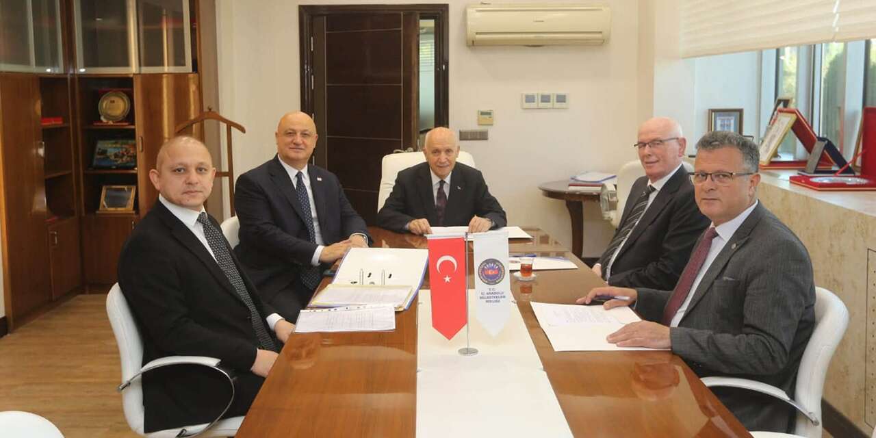 Belediye hizmetleri için ortak çalışma mesajı: Önal toplantıya katıldı