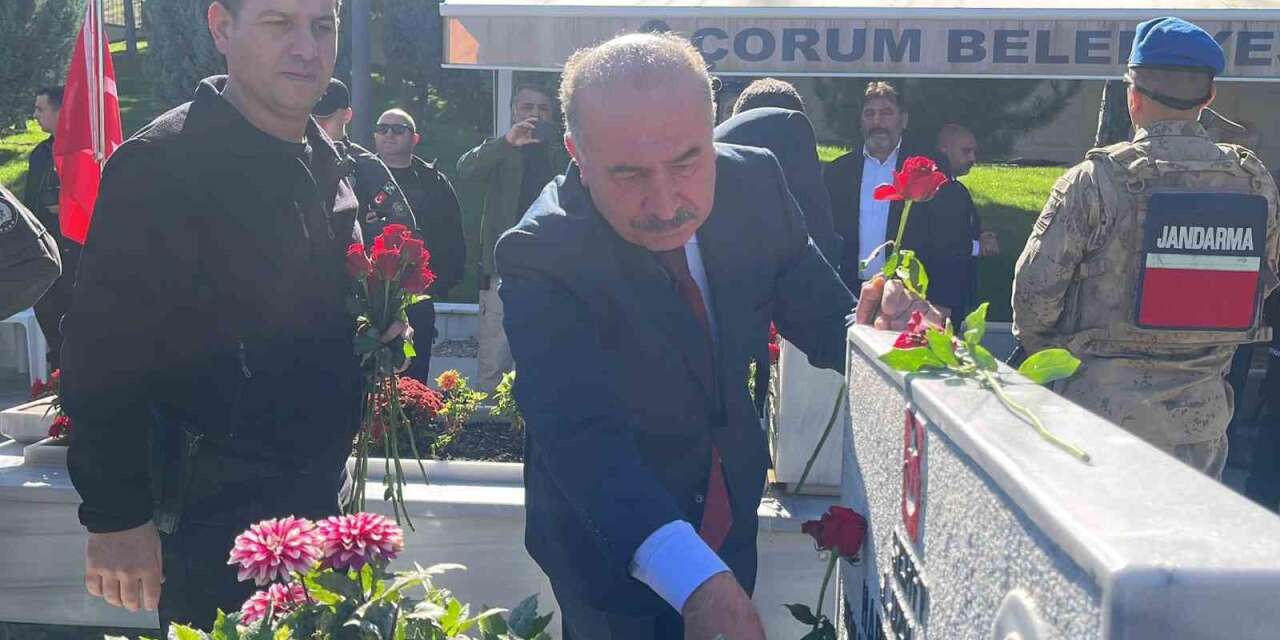Çorum’da şehitler kabirleri başında dualarla anıldı
