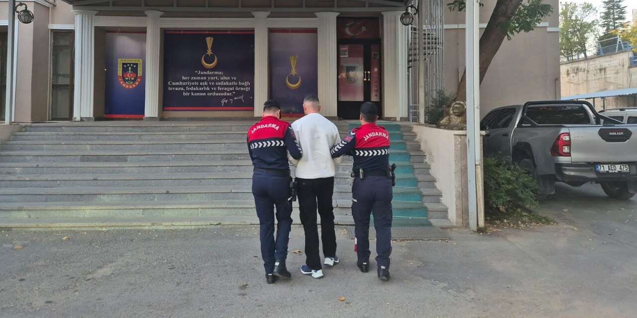 40 yıl 3 ay hapis cezasıyla aranan hükümlü yakalandı