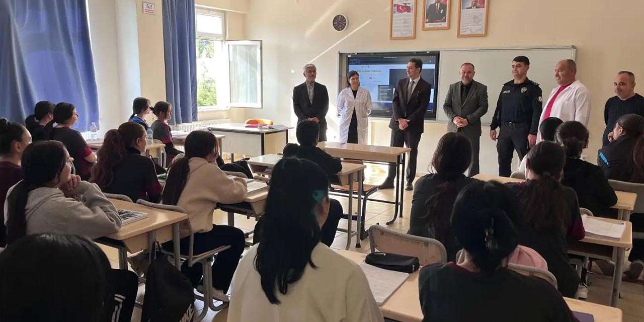 İbn-i Sina Lisesi’nde Kaymakam Kayatürk’ü ağırladılar