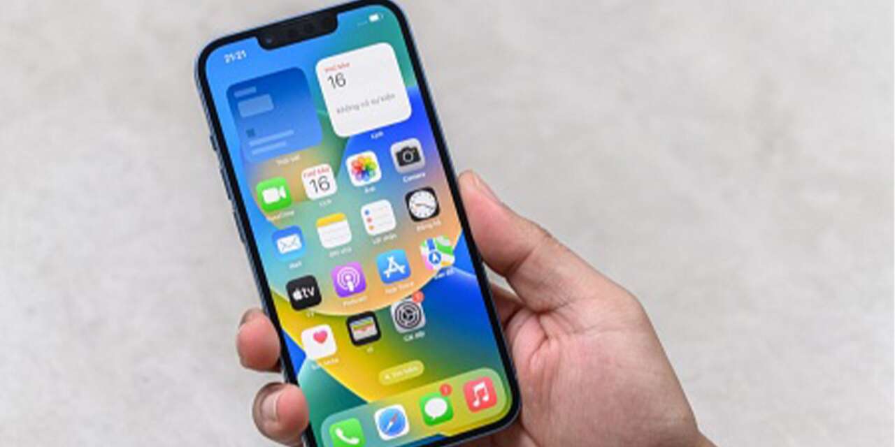 iPhone Teknolojisinin Evrimi: İlk Modelden Modern Yeniliklere