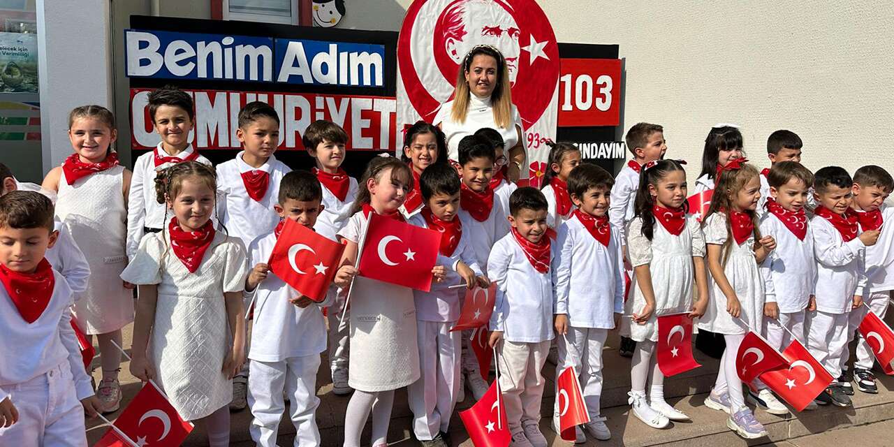 MKE Anaokulu’ndan Coşkulu Cumhuriyet Bayramı kutlaması