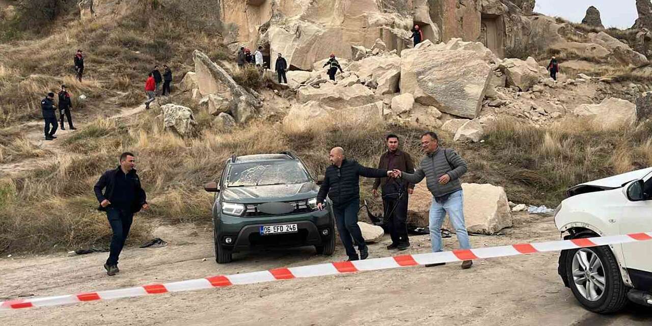 Kapadokya’da peribacası çöktü