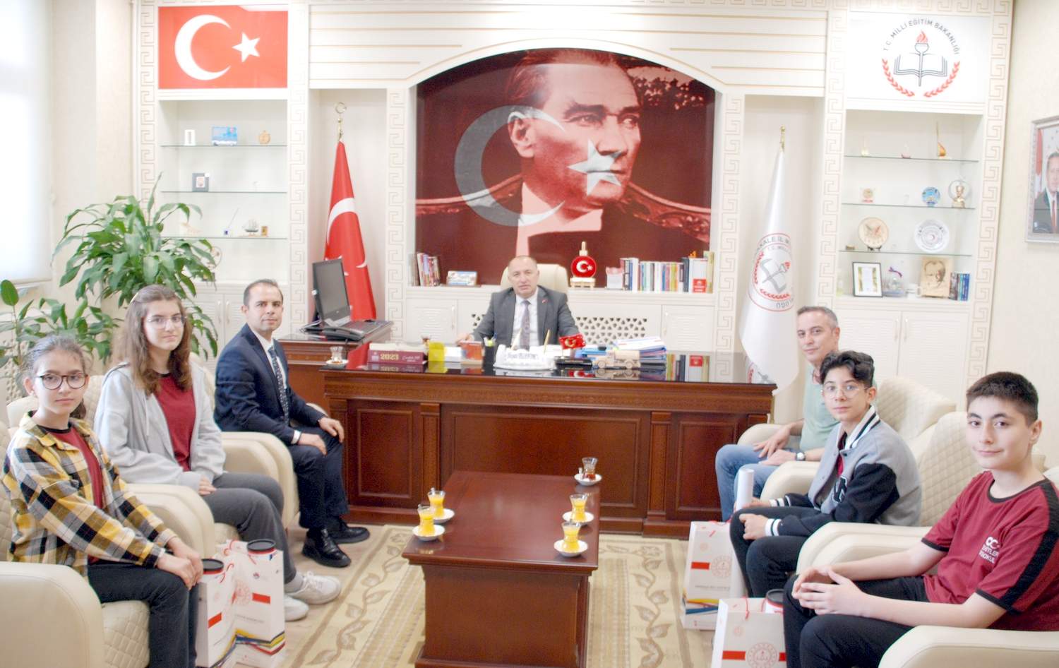 Müdür Telefoncu Öğrencileri Misafir Etti
