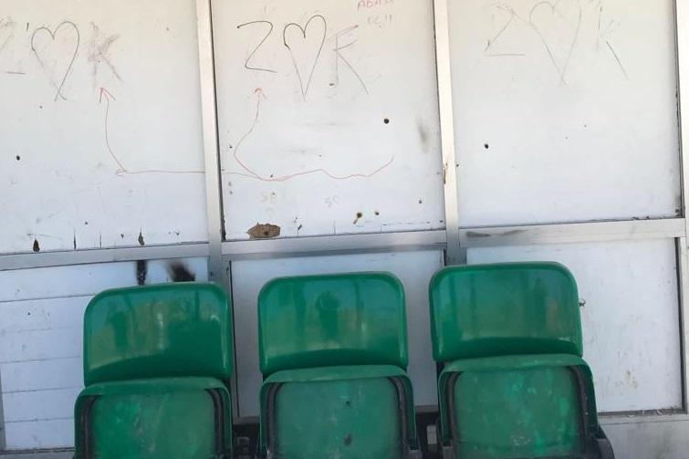 Bahşılı’da Belediye Otobüs Duruklarına Zarar Verdiler