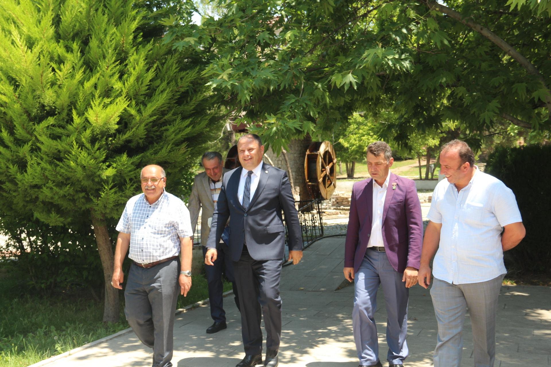 Öztürk, Şehit Babalarını Ziyaret Etti