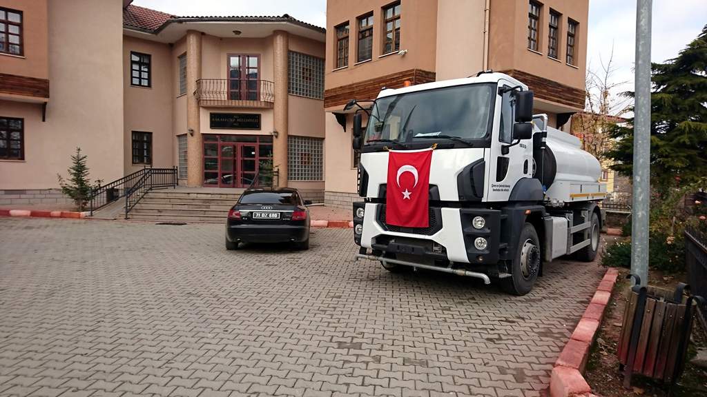 Karakeçili Belediyesine arazöz hibe edildi